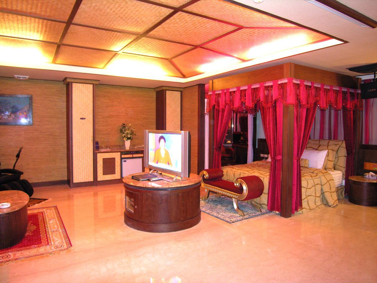 Daniel Spa Motel Pingzhen Esterno foto